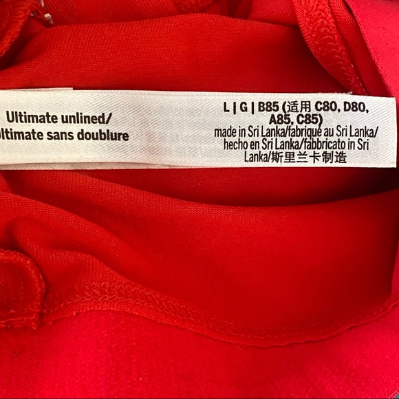 VS PINK Ultimate unlined sports bra. No pads but has pockets for them. L - Picture 7 of 8